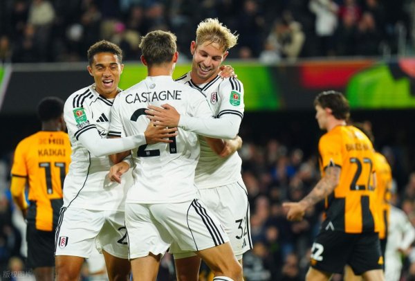 诚信双盈配资 英联杯：1-0，25岁阿森纳旧将史密斯-罗一剑封喉，率队险胜晋级